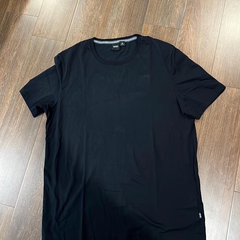 Men’s Hugo boss tshirt NWOT